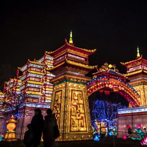 Valguslamp pargi ümber